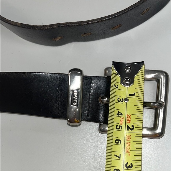 Levi’s dark brown Leather Belt preowned size 32/ silver tone buckle - Picture 5 of 9